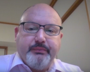 Blue Canoe user speaking positively about how the app improves English pronunciation for ESL learners.